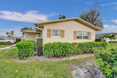 Beautifully updated 1-bedroom, 1-bath corner villa in the - photo 37