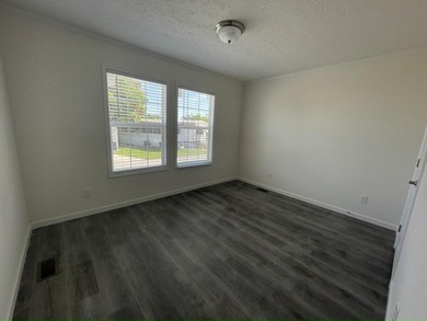 Make your new home in Crystal Lakes Ft. Myers, a well-maintained - photo 8