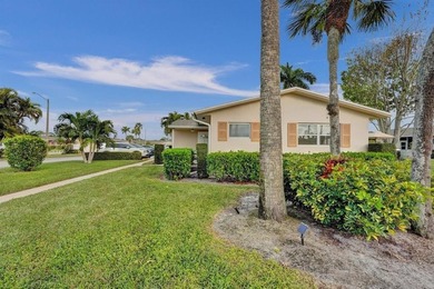Beautifully updated 1-bedroom, 1-bath corner villa in the - photo 38