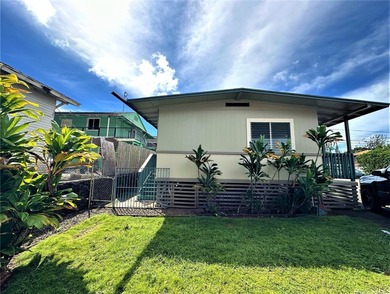 Two classic, well-maintained duplexes featuring a total of four - photo 1