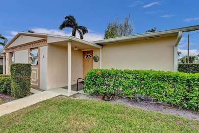 Beautifully updated 1-bedroom, 1-bath corner villa in the - photo 49