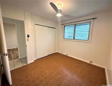 Two classic, well-maintained duplexes featuring a total of four - photo 10