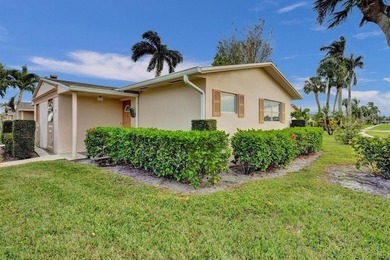 Beautifully updated 1-bedroom, 1-bath corner villa in the - photo 50