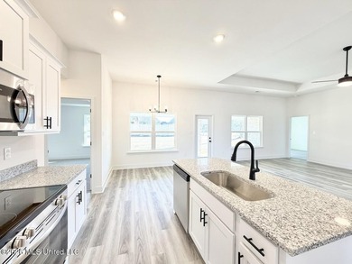 MOVE IN READY! Seller is offering concessions to buyers making - photo 14