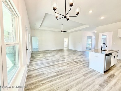 MOVE IN READY! Seller is offering concessions to buyers making - photo 20