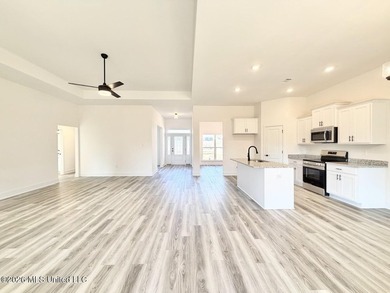 MOVE IN READY! Seller is offering concessions to buyers making - photo 21