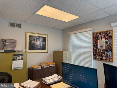 Offer has been accepted; no more showings. A rare opportunity to - photo 21