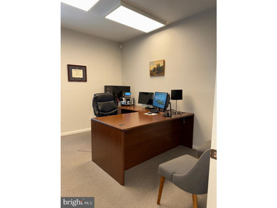 Offer has been accepted; no more showings. A rare opportunity to - photo 25