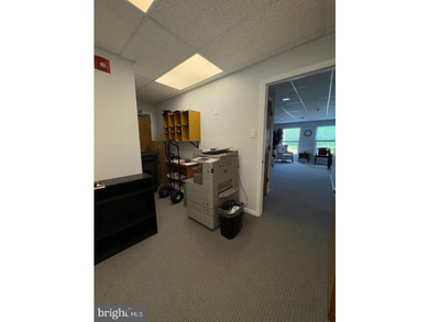 Offer has been accepted; no more showings. A rare opportunity to - photo 33