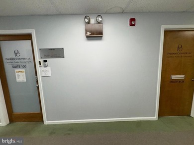 Offer has been accepted; no more showings. A rare opportunity to - photo 39