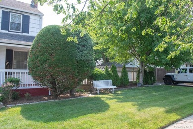 Move-in ready! Located in the highly desirable Terrace section - photo 3