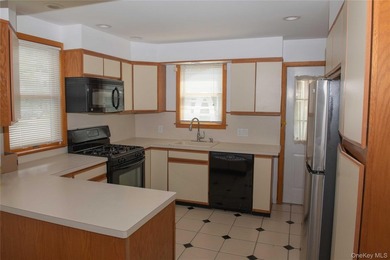 Move-in ready! Located in the highly desirable Terrace section - photo 9