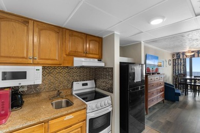 Wake up to beautiful ocean views from this oceanfront condo in - photo 4