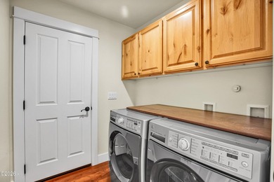 Excellent opportunity to own this gorgeous, custom single-level - photo 18