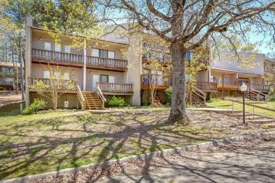 Welcome to this 2 bed/2 bath FURNISHED charming Chelsea Condo in - Lake Home For Sale in Fairfield Bay, Arkansas