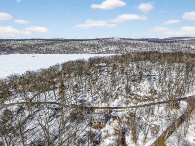 Located on a quiet dead end street in Putnam Valley, this - photo 31