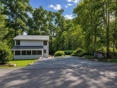 Located on a quiet dead end street in Putnam Valley, this - photo 34