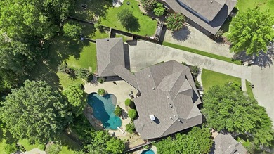 Experience resort style living in this exceptional home - photo 6