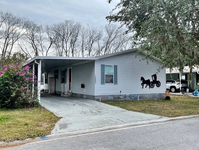 Stunning 3-Bedroom, 2-Bathroom Home with Florida Room in Premier - photo 3