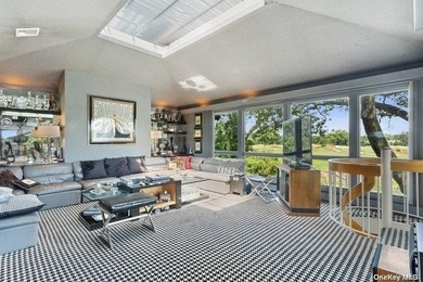 Welcome to this extraordinary residence in the stunning - photo 16