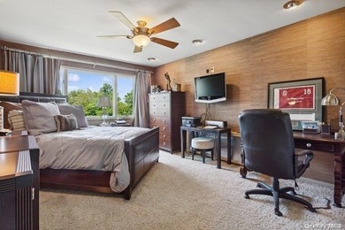 Welcome to this extraordinary residence in the stunning - photo 18