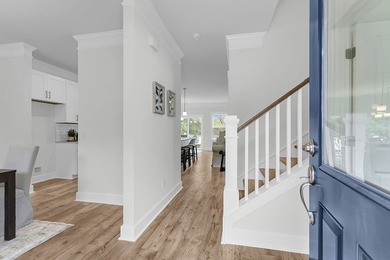 Welcome home to 1552 N. Avalon Circle! Classic Lowcountry Living - photo 5