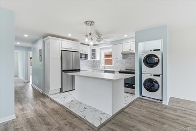 Bayside newly renovated 2 families near bell blvd, Good - photo 5