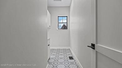 Luxury and modern design come together in this soon to be - photo 26