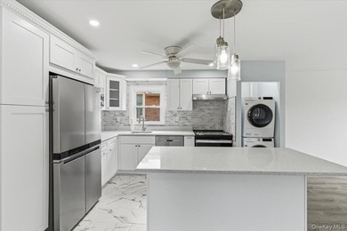 Bayside newly renovated 2 families near bell blvd, Good - photo 6