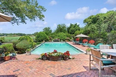 Welcome to this extraordinary residence in the stunning - photo 26