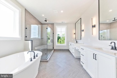 Welcome to Woodridge, where refined lake living meets modern - photo 27