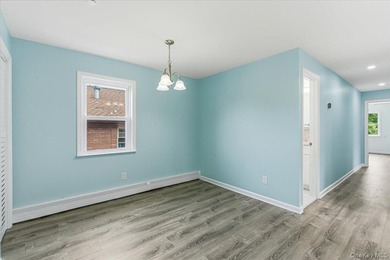 Bayside newly renovated 2 families near bell blvd, Good - photo 8