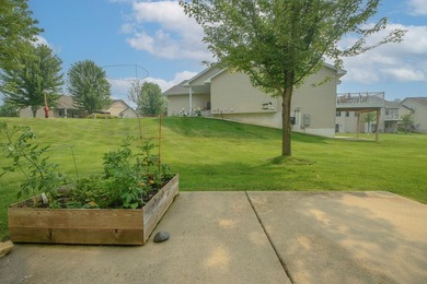 Discover this beautifully refreshed 3-bedroom, 3-bath townhome - photo 28