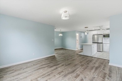 Bayside newly renovated 2 families near bell blvd, Good - photo 10