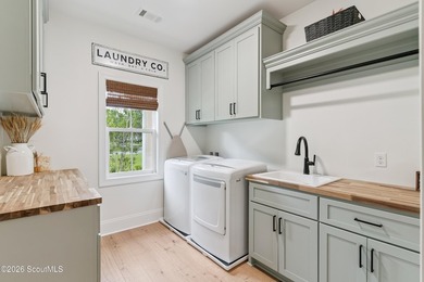 Immaculate and exceptionally maintained, this 4-bedroom, 3 - photo 31