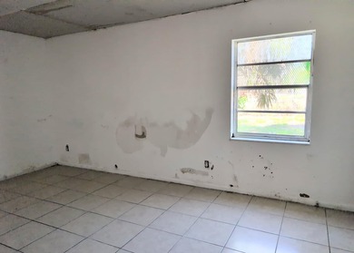 Unlock the potential of this 3-bedroom, 2.5-bath single-family - photo 10