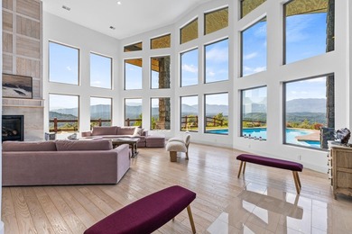 This luxurious, one-of-a-kind estate offers a multi-million - photo 3