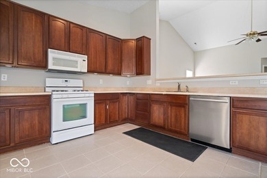 Welcome to this spacious and move-in-ready 4-bedroom, 2-bath - photo 10