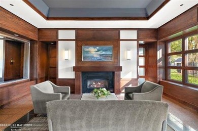 Beautiful open modern condo in Harbortown with large windows - photo 8