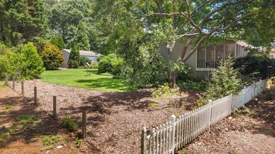 Two Lakefront Homes on this beautifully manicured site!! As you - photo 11