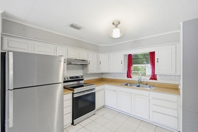 MUST SEE! Charming two-bedroom, two-bath, CBS home in a great - photo 12