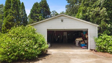 Two Lakefront Homes on this beautifully manicured site!! As you - photo 15
