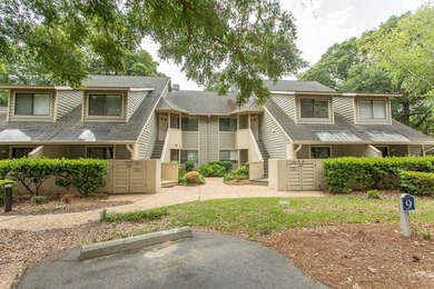This stunning two-bedroom, two-bath, second floor villa offers - photo 1