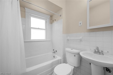 Charming triplex in the heart of Lakewood, Ohio! This - photo 30