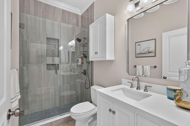 Bedford Park Gem! Rarely available upgraded 5-bed, 3-bath home - photo 34