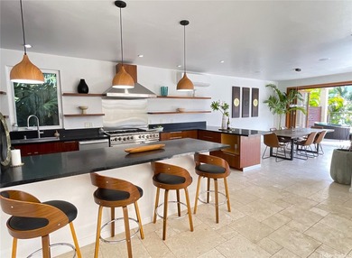 RUN! Don't walk! Built 2019, this spectacular OFF-GRID oasis - photo 10