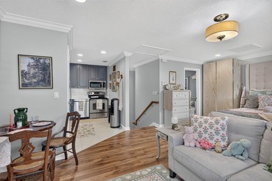 Bedford Park Gem! Rarely available upgraded 5-bed, 3-bath home - photo 48