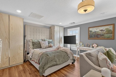 Bedford Park Gem! Rarely available upgraded 5-bed, 3-bath home - photo 50