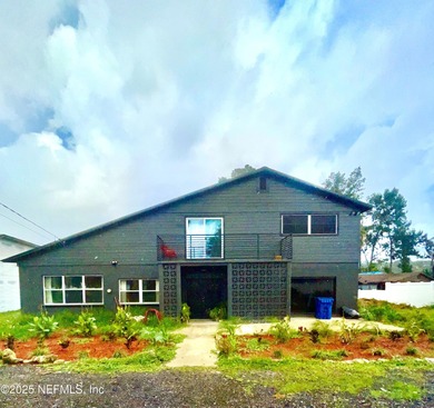 St. Johns River Home Sale Pending in Jacksonville Florida