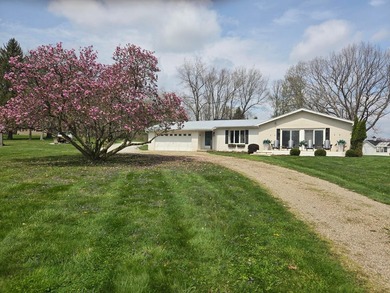 Welcome to 75 Appleview Ct, located in the desirable Apple - photo 1